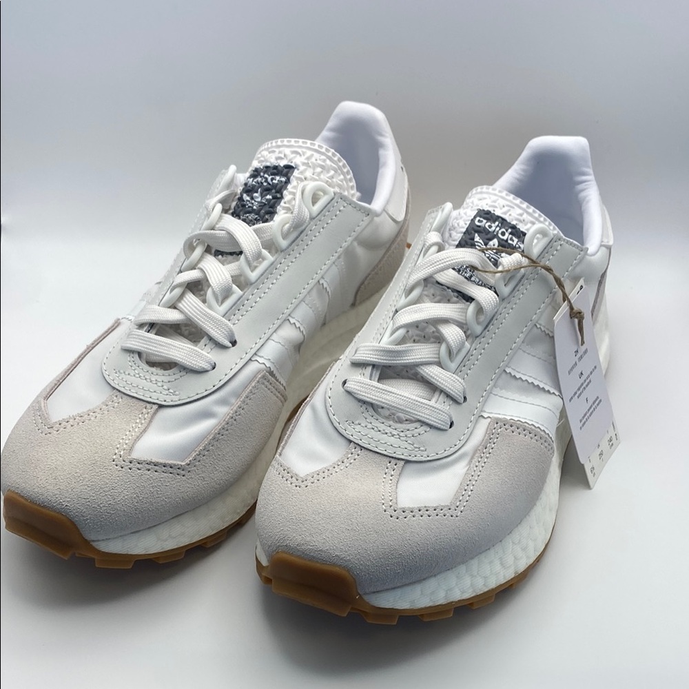 Adidas White and Tan Sneakers with Classic Design  W7 1/2, M6 1/2